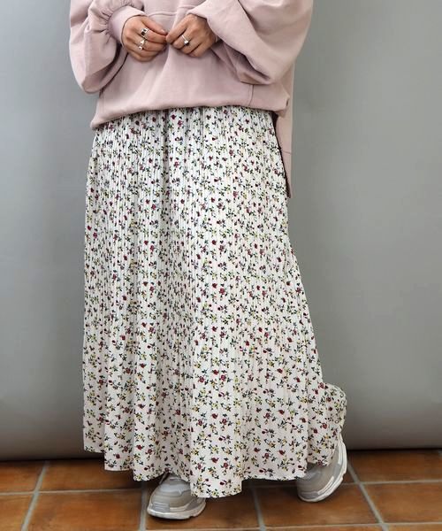 tiptop（ティップトップ）の「アソート消しプリーツロングスカート（スカート・レディース・ブラック/A/B/C/D/E/アイボリー/ダークグレー/G・FREE）」の5枚目の写真