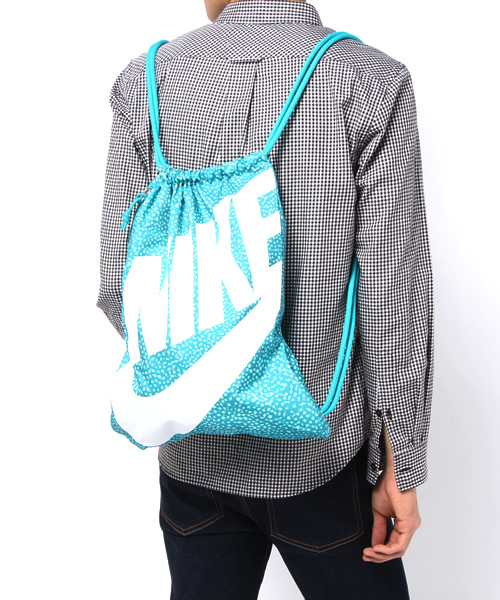 NIKE（ナイキ）の「ナイキ ヘリテージ ジムサック 巾着 NIKE HERITAGE GYMSACK BA3329（バックパック/リュック・メンズ・ブラック/オレンジ/グリーン/イエロー/ブルー・ONE SIZE）」の13枚目の写真