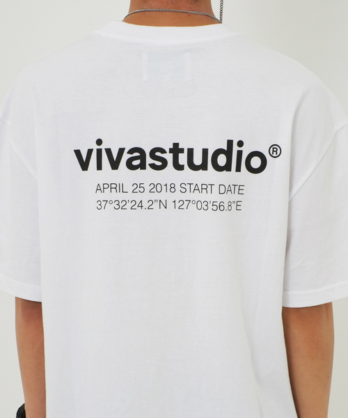 VIVASTUDIO(ビバスタジオ)の「ロケーションロゴTEE(Tシャツ/カットソー・メンズ・ホワイト/ブラック/インディゴブルー・M)」の6枚目の写真