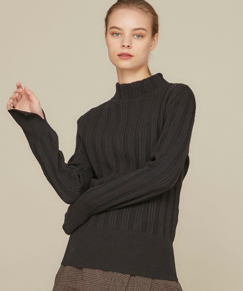 STUDIOUS（ステュディオス）の「【STUDIOUS】マルチリブボトルネックニットトップス（ニット/セーター・レディース・ブラック/ベージュ/グリーン・FREE）」の2枚目の写真