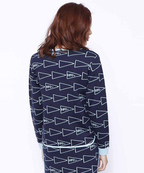 MILKFED.(ミルクフェド)の「FLAG JQ L/S KNIT TOP (ニットトップ/長袖/総柄/フラッグ)(ニット/セーター・レディース・ネイビー/ピンク・MEDIUM/SMALL)」の5枚目の写真