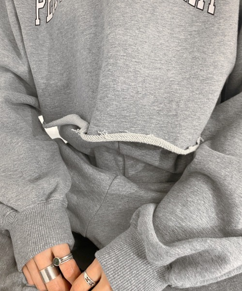 WHO'S WHO gallery（フーズフーギャラリー）の「PERVERT カレッジショートプル（スウェット・レディース・ライトグレー/ブラック/ネイビー/ベージュ系その他・FREE）」の13枚目の写真
