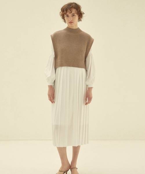 LADYMADE（レディメイド）の「ベストセットシャーリングスリーブプリーツワンピース（ワンピース・レディース・カーキ/オフホワイト・FREE）」の13枚目の写真