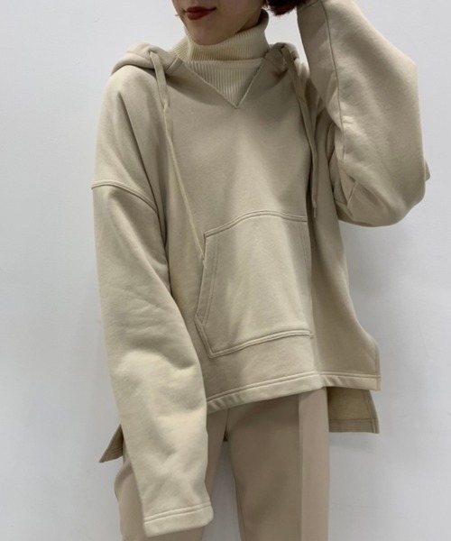 Sygne.(シーニュ)の「【Sygne. 】キーネックパーカー(Tシャツ/カットソー・レディース・ベージュ/オートミール・FREE)」の2枚目の写真