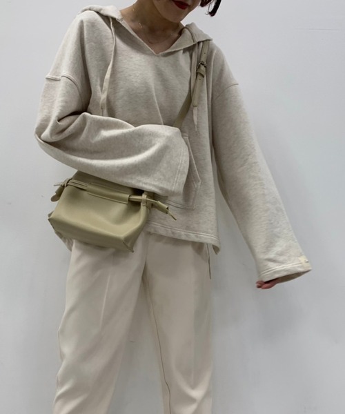 Sygne.(シーニュ)の「【Sygne. 】キーネックパーカー(Tシャツ/カットソー・レディース・ベージュ/オートミール・FREE)」の4枚目の写真