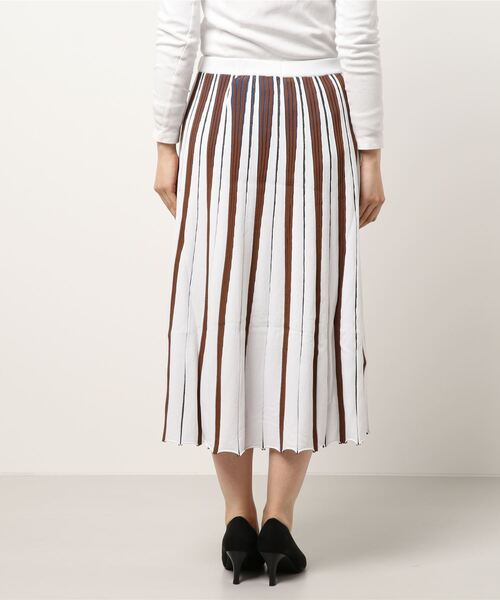 mercibeaucoup,（メルシーボークー）の「ヤマ編みニット（スカート・レディース・ブラック/オフホワイト/オレンジ・01）」の5枚目の写真