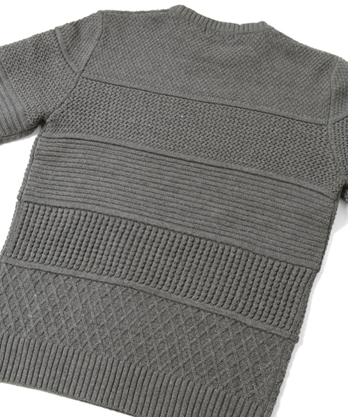 URBAN RESEARCH（アーバンリサーチ）の「UR MIX編み ボーダークルーネック（ニット/セーター・メンズ・ホワイト/オリーブ/グレー/ネイビー・LARGE/MEDIUM）」の5枚目の写真