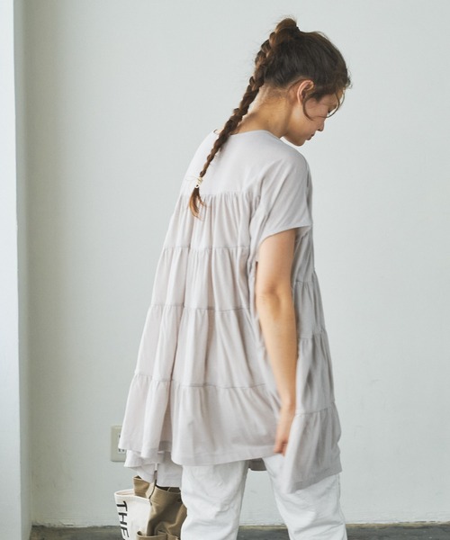 PUAL CE CIN（ピュアルセシン）の「ティアードショートスリーブチュニック（チュニック・レディース・ホワイト/ブラック/ベージュ/ピンク/ブルー・FREE）」の4枚目の写真