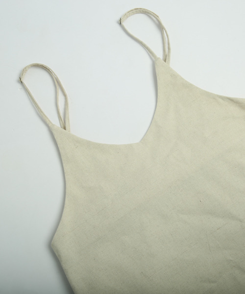 SUGAR BISKET（シュガービスケット）の「バックフリルサロペットスカート（サロペット/オーバーオール・レディース・アイボリー/ブラック/ブラウン/オリーブ/ブラック系その他2/ブラック系その他・C/フリー）」の11枚目の写真