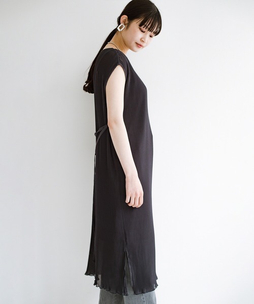 ワンピース ワンピース ドレス軽やかに重ね着も楽しめる 着こなし自在なウエストリボン付きプリーツワンピース ワンピース Haco ハコ のファッション