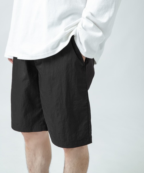ITEMS URBANRESEARCH（アイテムズ アーバンリサーチ）の「ナイロンイージーショートパンツ（その他パンツ・メンズ・カーキ/ベージュ/ブラック・MEDIUM/LARGE）」の11枚目の写真