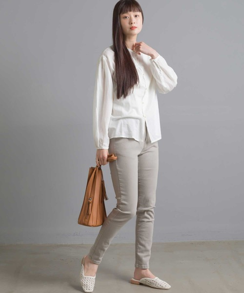 OMNES（オムネス）の「綿サテンガーゼ 袖タック長袖ブラウス（シャツ/ブラウス・レディース・オフホワイト/グレー系その他/サーモンピンク/チャコール・FREE）」の15枚目の写真