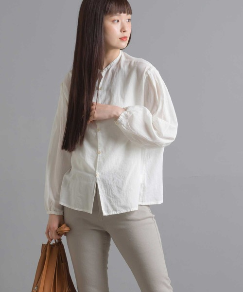 OMNES（オムネス）の「綿サテンガーゼ 袖タック長袖ブラウス（シャツ/ブラウス・レディース・オフホワイト/グレー系その他/サーモンピンク/チャコール・FREE）」の10枚目の写真