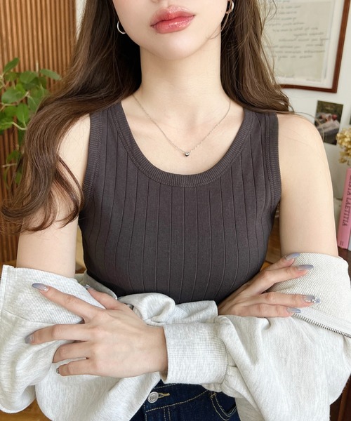 moment+(モーメントプラス)の「【累計販売枚数1万枚突破!】綿100%ワイドリブ.クルーネックタンクトップ(タンクトップ・レディース・ブラック/ベージュ/オフホワイト/ライトグリーン/モカ/杢グレー/クリアグリーン/オレンジ/カーキ/チャコールグレー/ナチュラル/ブラウン・M/L)」の20枚目の写真