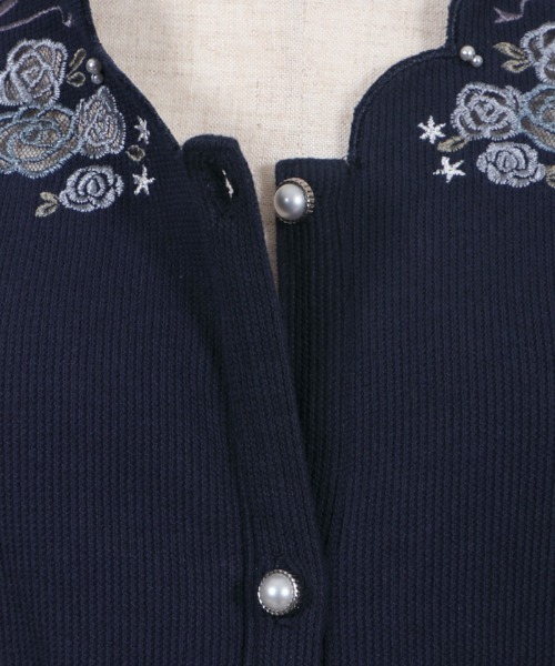axes femme（アクシーズファム）の「ローズ刺繍カットカーディガン（カーディガン/ボレロ・レディース・グリーン/ホワイト/ネイビー・MEDIUM）」の20枚目の写真