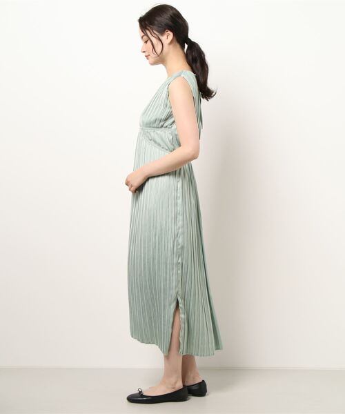 MISCH MASCH（ミッシュマッシュ）の「プリーツロングワンピース（ワンピース・レディース・グリーン/パープル系その他・MEDIUM）」の3枚目の写真