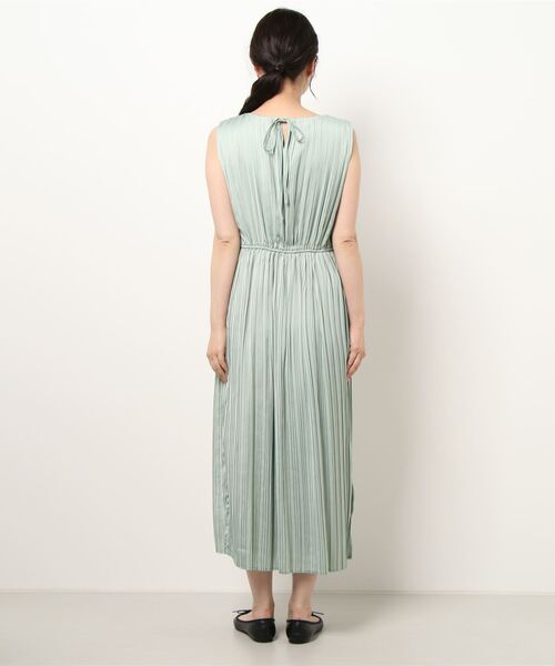 MISCH MASCH（ミッシュマッシュ）の「プリーツロングワンピース（ワンピース・レディース・グリーン/パープル系その他・MEDIUM）」の4枚目の写真