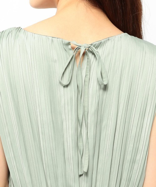 MISCH MASCH（ミッシュマッシュ）の「プリーツロングワンピース（ワンピース・レディース・グリーン/パープル系その他・MEDIUM）」の8枚目の写真