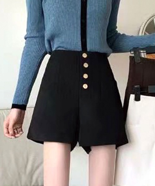 Twinkle;pm(トゥインクルピーエム)の「4つ釦ハイウエストショートパンツ(その他パンツ・レディース・ベージュ/ブラック・SMALL/MEDIUM)」の4枚目の写真