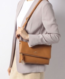 Pi | クラッチにもなるレザー調合皮フラップショルダー(ショルダーバッグ)