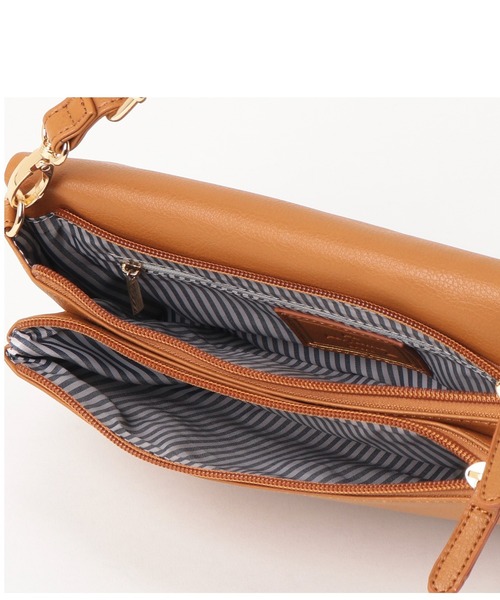 Pi（ピーアイ）の「クラッチにもなるレザー調合皮フラップショルダー（ショルダーバッグ・レディース・ブラック/キャメル・フリー）」の9枚目の写真