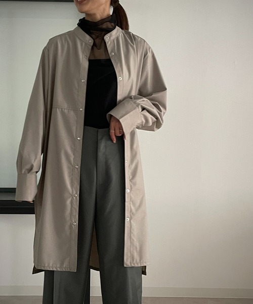 &g'aime(アンジェム)の「【&g’aime】バックロングシャツ(シャツ/ブラウス・レディース・ブラック/モカ/グレイッシュベージュ・FREE)」の1枚目の写真