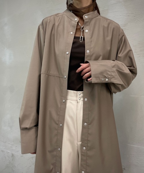 &g'aime(アンジェム)の「【&g’aime】バックロングシャツ(シャツ/ブラウス・レディース・ブラック/モカ/グレイッシュベージュ・FREE)」の3枚目の写真