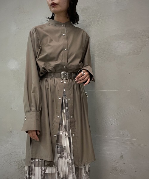 &g'aime(アンジェム)の「【&g’aime】バックロングシャツ(シャツ/ブラウス・レディース・ブラック/モカ/グレイッシュベージュ・FREE)」の14枚目の写真