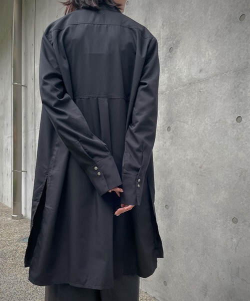 &g'aime(アンジェム)の「【&g’aime】バックロングシャツ(シャツ/ブラウス・レディース・ブラック/モカ/グレイッシュベージュ・FREE)」の10枚目の写真