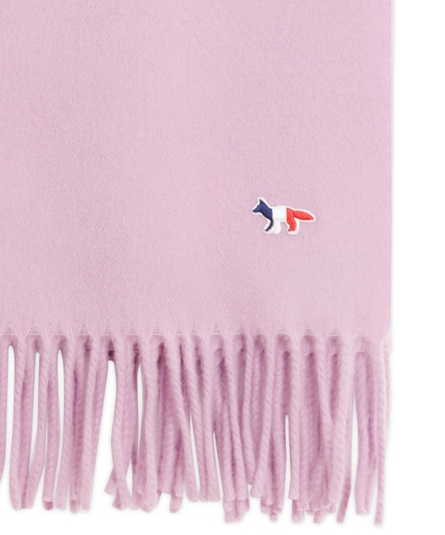 Maison Kitsune（メゾンキツネ）の「TRICOLOR FOX WOOL SCARF（ストール/ショール・メンズ・ライラック・U）」の2枚目の写真