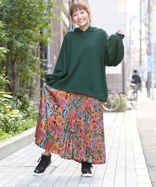 チチカカ(チチカカ)の「ダンボールニットタックパーカープルオーバー(パーカー・レディース・パープル/チャコールグレー/グリーン・FREE)」の12枚目の写真