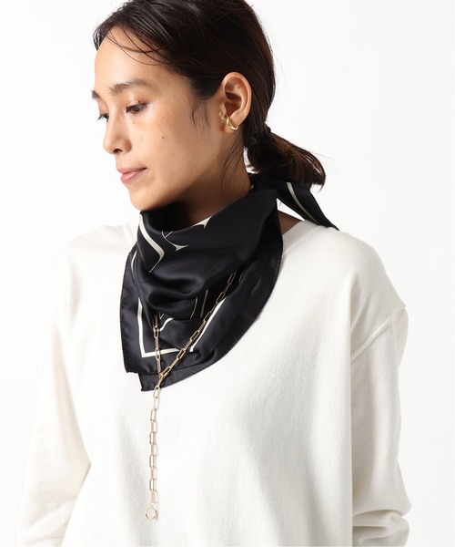 AP STUDIO（エーピーストゥディオ）の「SCENTOF シルクサテンスカーフ（バンダナ/スカーフ・レディース・ブラック/アイボリー・FREE）」の13枚目の写真