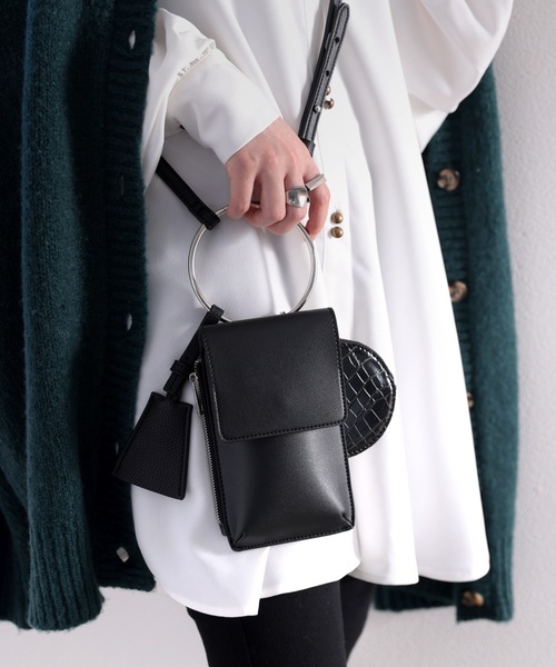 classicalelf（クラシカルエルフ）の「自由にアレンジ♪マルチポーチショルダーバッグ（ショルダーバッグ・レディース・ブラック/ベージュ・ONE SIZE）」の2枚目の写真