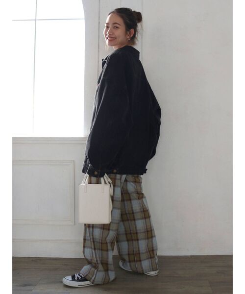 Ungrid(アングリッド)の「ビッグシルエットデニムジャケット(デニムジャケット・レディース・ブルー/ブラック/アイボリー・FREE)」の10枚目の写真