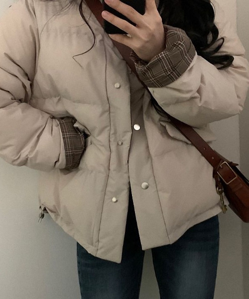 emi+(エミプラス)の「リバーシブルチェック中綿ジャケット(ダウンジャケット/コート・レディース・ブラック/グレー/ベージュ・FREE)」の5枚目の写真