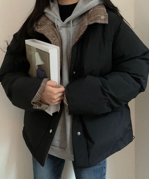 emi+(エミプラス)の「リバーシブルチェック中綿ジャケット(ダウンジャケット/コート・レディース・ブラック/グレー/ベージュ・FREE)」の8枚目の写真