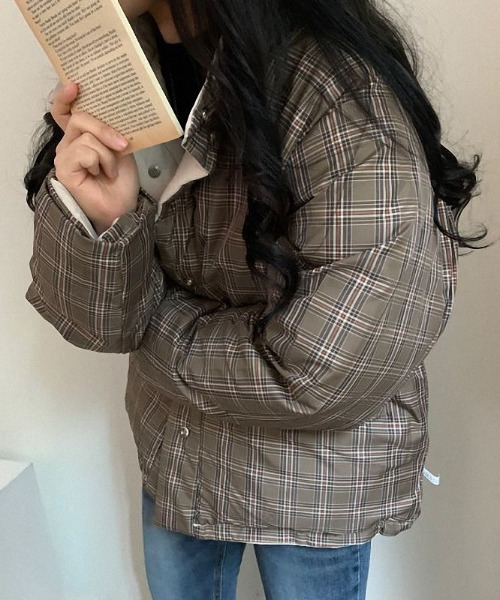 emi+(エミプラス)の「リバーシブルチェック中綿ジャケット(ダウンジャケット/コート・レディース・ブラック/グレー/ベージュ・FREE)」の14枚目の写真