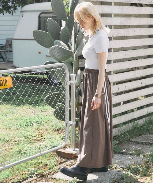 CONVERSE（コンバース）の「CONVERSE/コンバース ストレッチサイドライン フレアロングスカート（スカート・レディース・ライトブラウン/ブラック・M/L）」の6枚目の写真