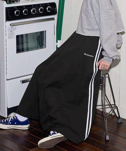 CONVERSE（コンバース）の「CONVERSE/コンバース ストレッチサイドライン フレアロングスカート（スカート・レディース・ライトブラウン/ブラック・M/L）」の4枚目の写真