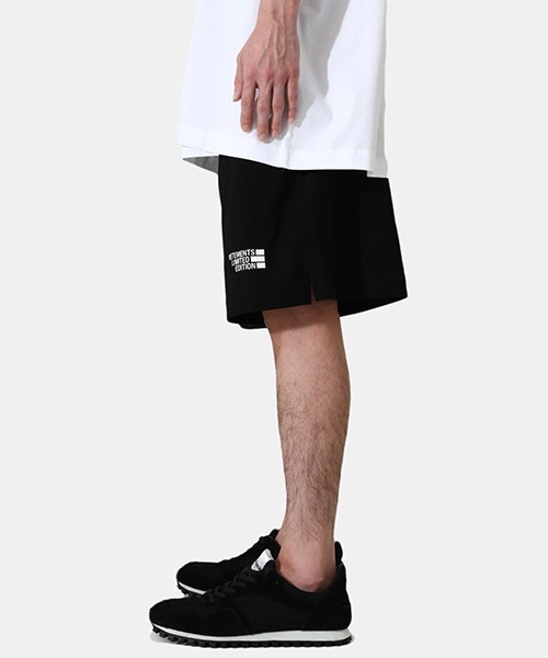 VETEMENTS（ヴェトモン）の「VETEMENTS / ヴェトモン：LIMITED EDITION SHORTS：UE52TR130B[RIP]（スウェットパンツ・メンズ・ブラック・S/M/XS）」の8枚目の写真