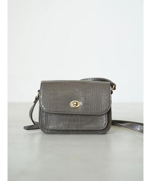 earth music&ecology(アースミュージックアンドエコロジー)の「前ポケットショルダーバッグ*(ショルダーバッグ・レディース・チャコールグレー/ライトブラウン/グレイッシュベージュ・FREE)」の9枚目の写真