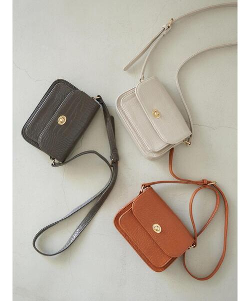 earth music&ecology(アースミュージックアンドエコロジー)の「前ポケットショルダーバッグ*(ショルダーバッグ・レディース・チャコールグレー/ライトブラウン/グレイッシュベージュ・FREE)」の14枚目の写真