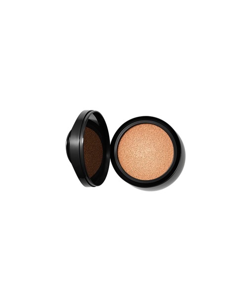 M・A・C(マック)の「【M・A・C /マック】ライトフル C3 クイック フィニッシュ クッション コンパクト SPF 50(レフィル)(ファンデーション・レディース・エクストラ ライト/エクストラ ライト ローズ/ライト プラス/ライト プラス ローズ/ミディアム プラス/ライト/ミディアム・FREE)」の3枚目の写真