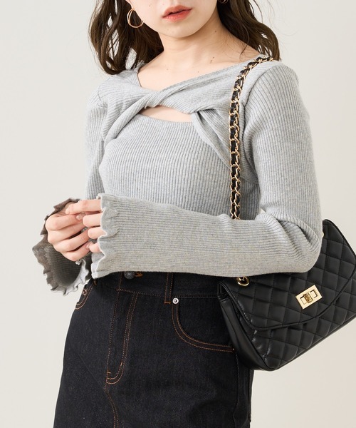 Chico（チコ）の「フロントねじり裾フリルリブニット（ニット/セーター