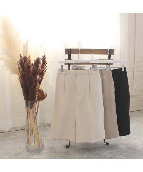 MODE ROBE(モードローブ)の「ハーフパンツ(その他パンツ・レディース・ブラック/ベージュ/アイボリー・FREE)」の9枚目の写真