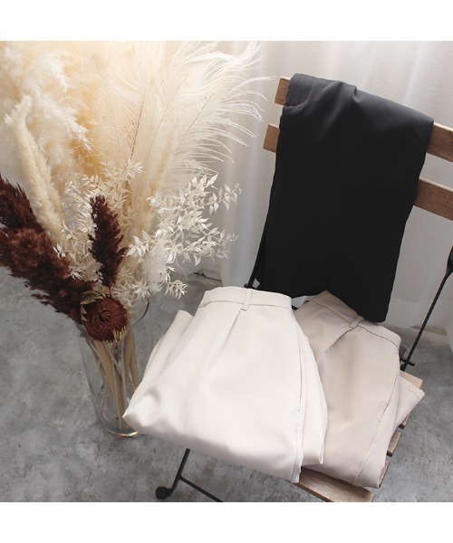 MODE ROBE(モードローブ)の「ハーフパンツ(その他パンツ・レディース・ブラック/ベージュ/アイボリー・FREE)」の22枚目の写真