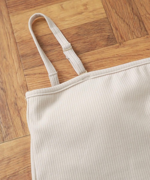 SENSE OF PLACE by URBAN RESEARCH（センスオブプレイスバイアーバンリサーチ）の「2WAYクロップドキャミソール（キャミソール・レディース・アイボリー/ブラック系その他/ベージュ・ONE）」の4枚目の写真