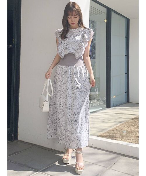 dazzlin(ダズリン)の「ラインアートリブノースリワンピース(ワンピース・レディース・グレー/アイボリー/グリーン・SMALL/MEDIUM)」の6枚目の写真