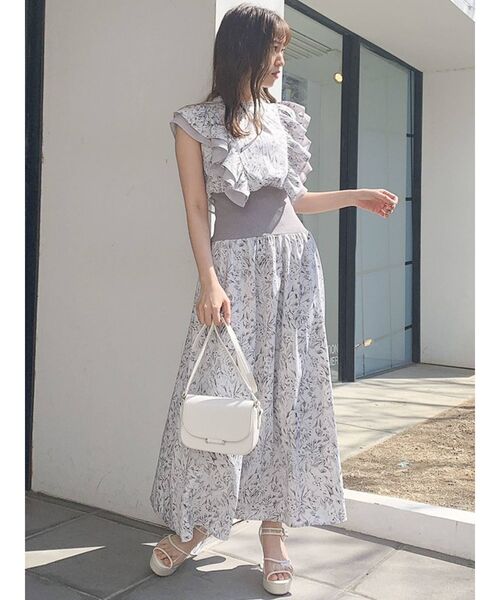 dazzlin(ダズリン)の「ラインアートリブノースリワンピース(ワンピース・レディース・グレー/アイボリー/グリーン・SMALL/MEDIUM)」の21枚目の写真