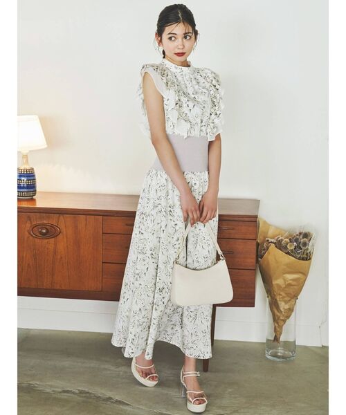 dazzlin(ダズリン)の「ラインアートリブノースリワンピース(ワンピース・レディース・グレー/アイボリー/グリーン・SMALL/MEDIUM)」の1枚目の写真